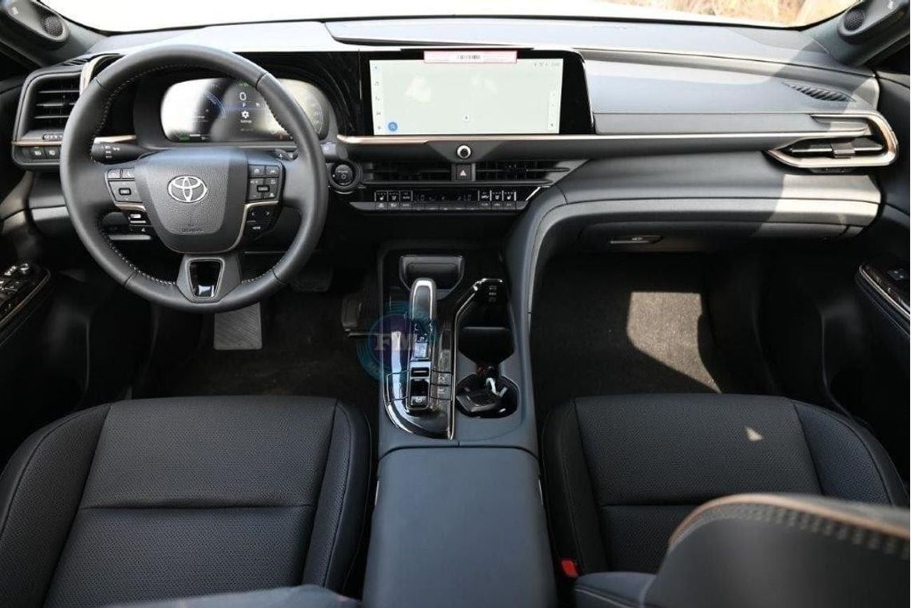 Toyota Crown Signia Limited Hybrid 2.5L AWD Automatic