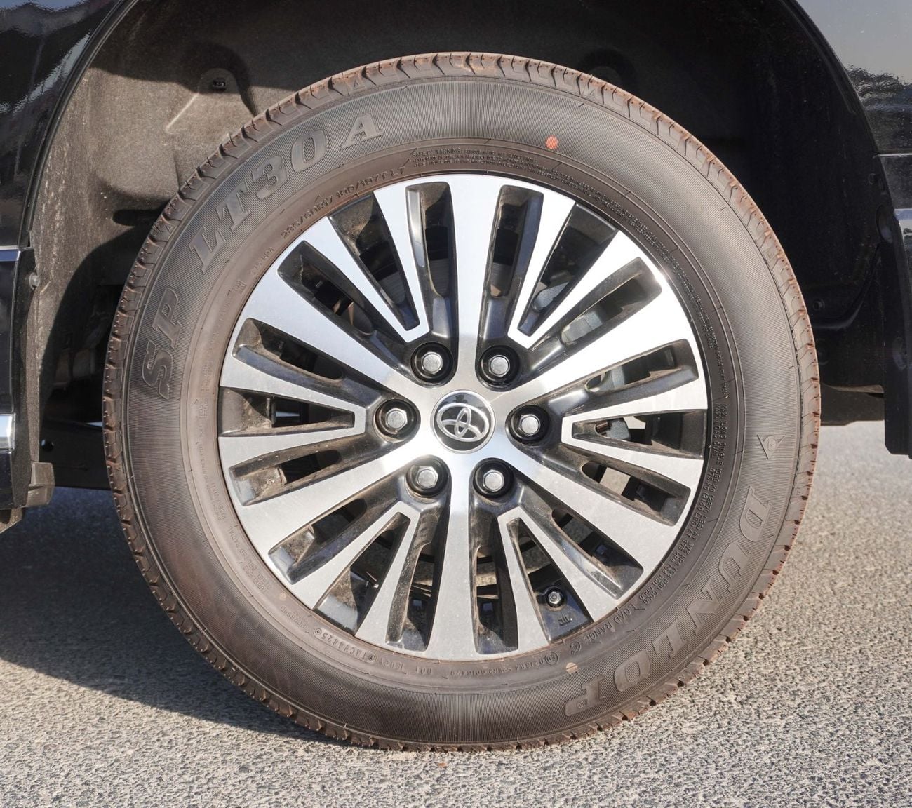 تويوتا جرافينا PREMIUM 3.5L LUXURY VAN 2026 MODEL