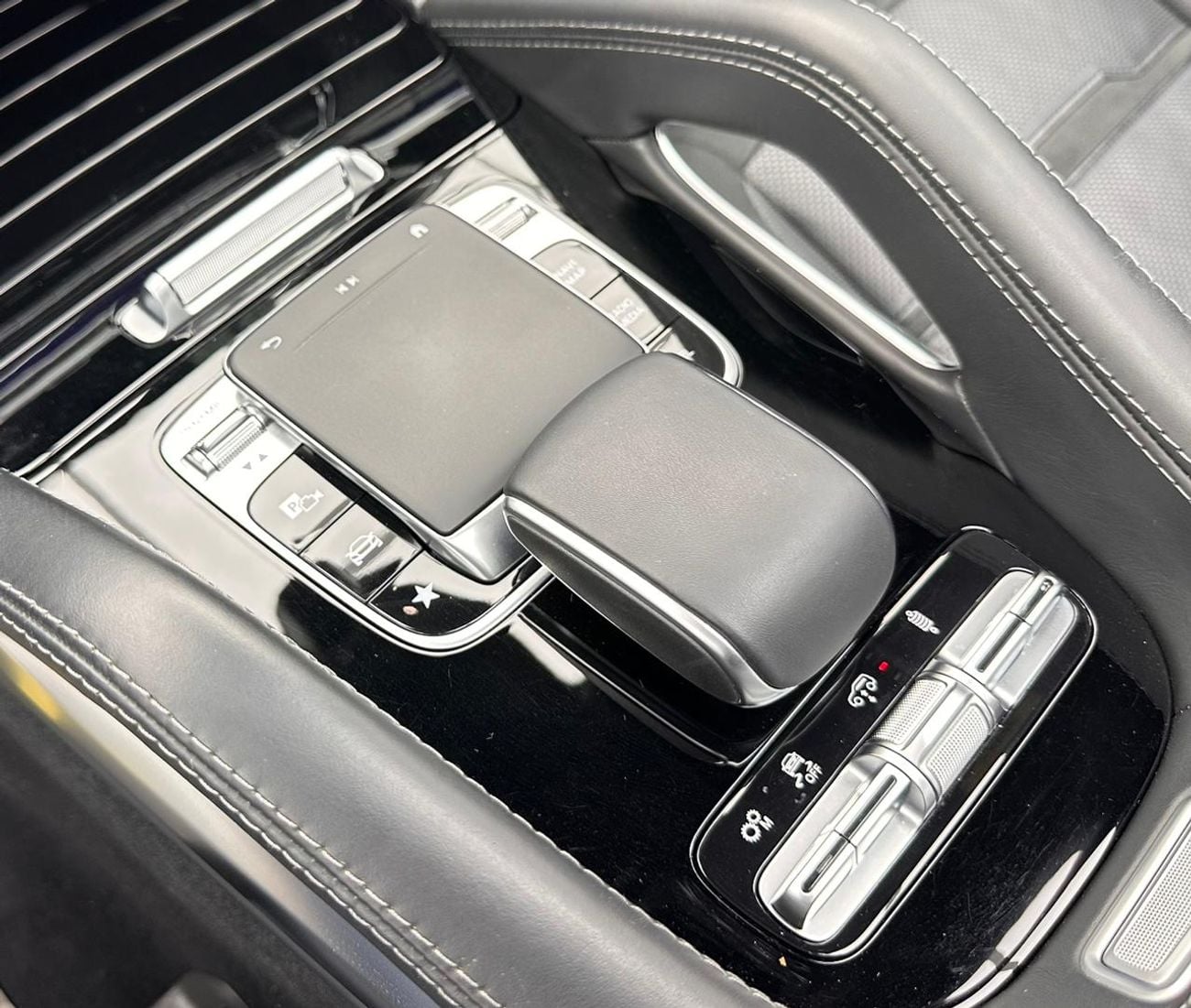 مرسيدس بنز GLE 53 AMG كوبيه 2020 Mercedes-Benz GLE 53 Coupe AMG, 1 Year Warranty Unlimited KM, Mercedes Full Service History