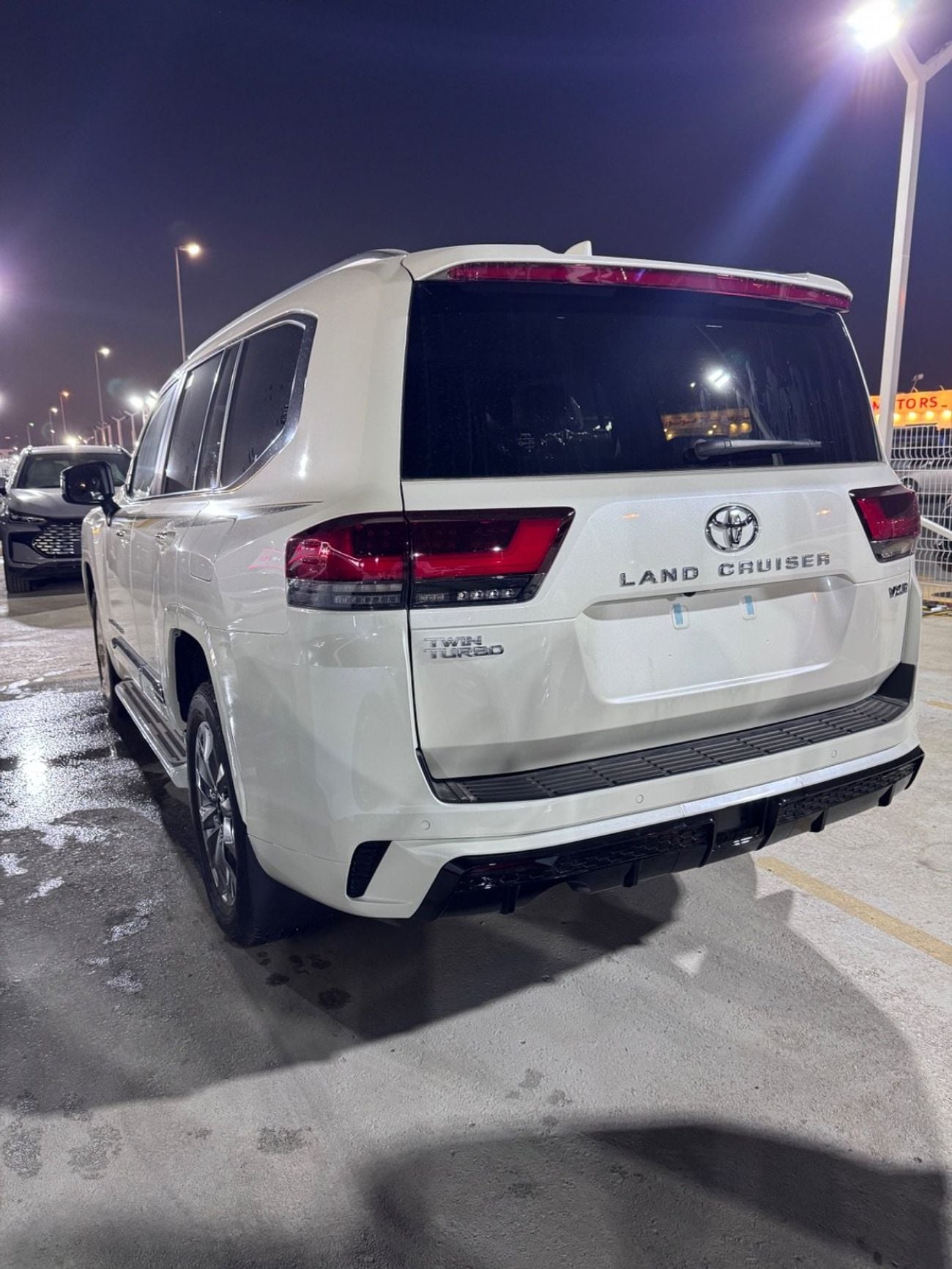 تويوتا لاند كروزر VXR