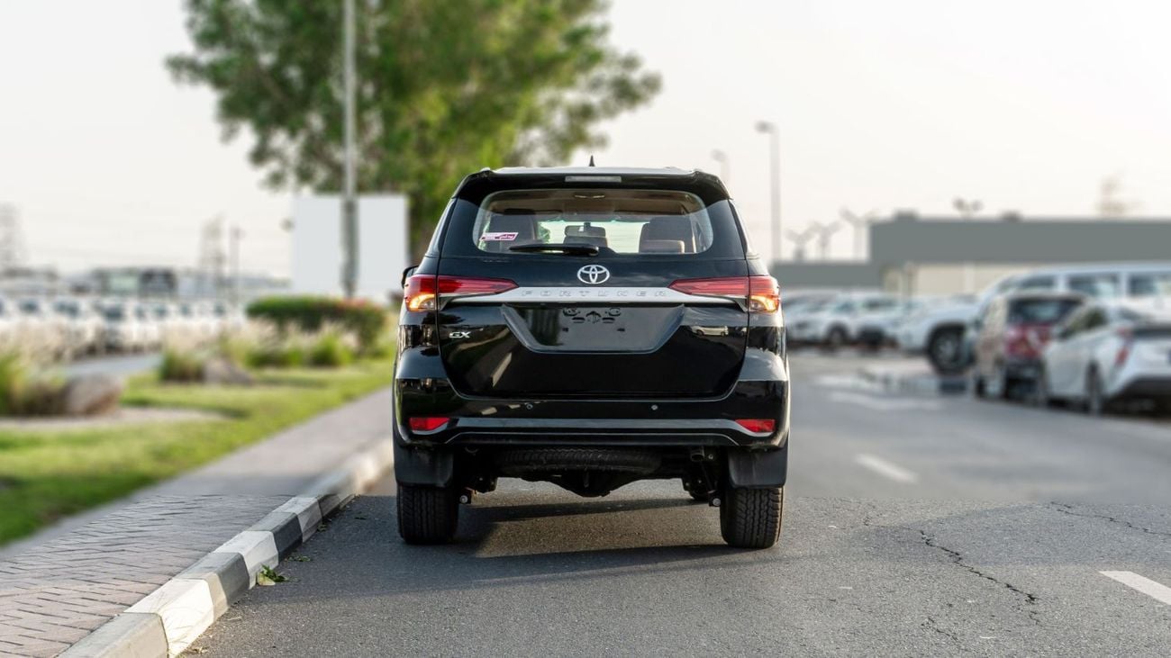تويوتا فورتونر GX 2026 Toyota Fortuner GX 2.4L AT Diesel (Black-Tan)