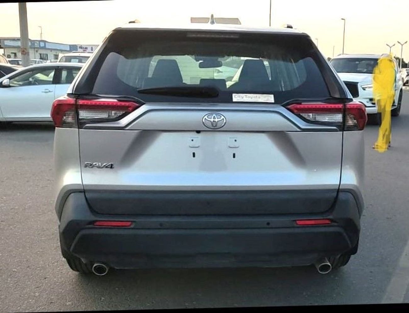 تويوتا راف ٤ LE 2.0L FWD Petrol