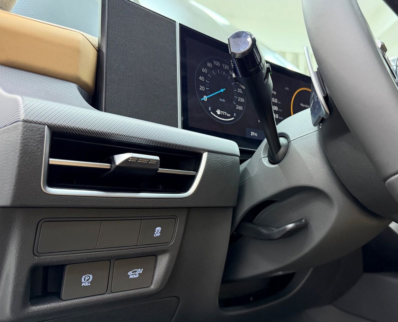 Hyundai Sonata Full option 2.5L GCC .. Brand New Condition .. Top Range .. Low Milegea