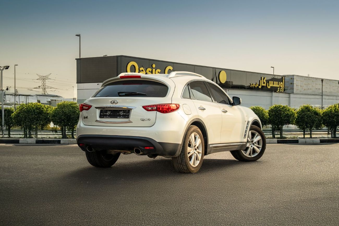إنفينيتي QX70 Luxury 2019 GCC 3.7L V6 Full Service History