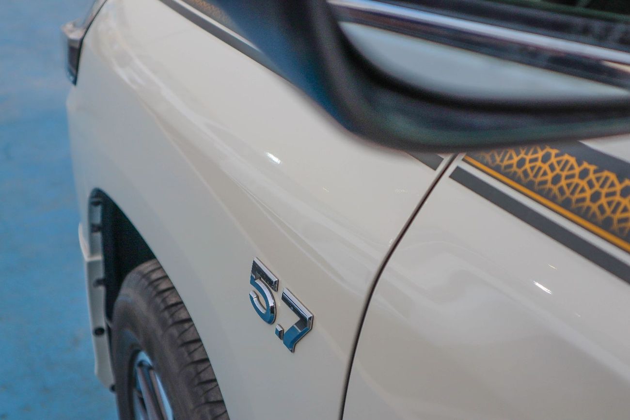 Toyota Land Cruiser Toyota Land Cruiser VXR white Edition 5.7L V8 2018