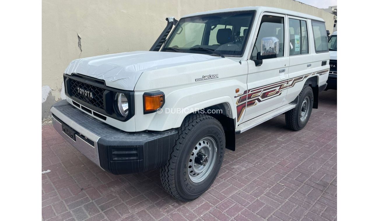 Toyota Land Cruiser 70 LC76 Hardtop 4.5L V8 Diesel 5Doors
