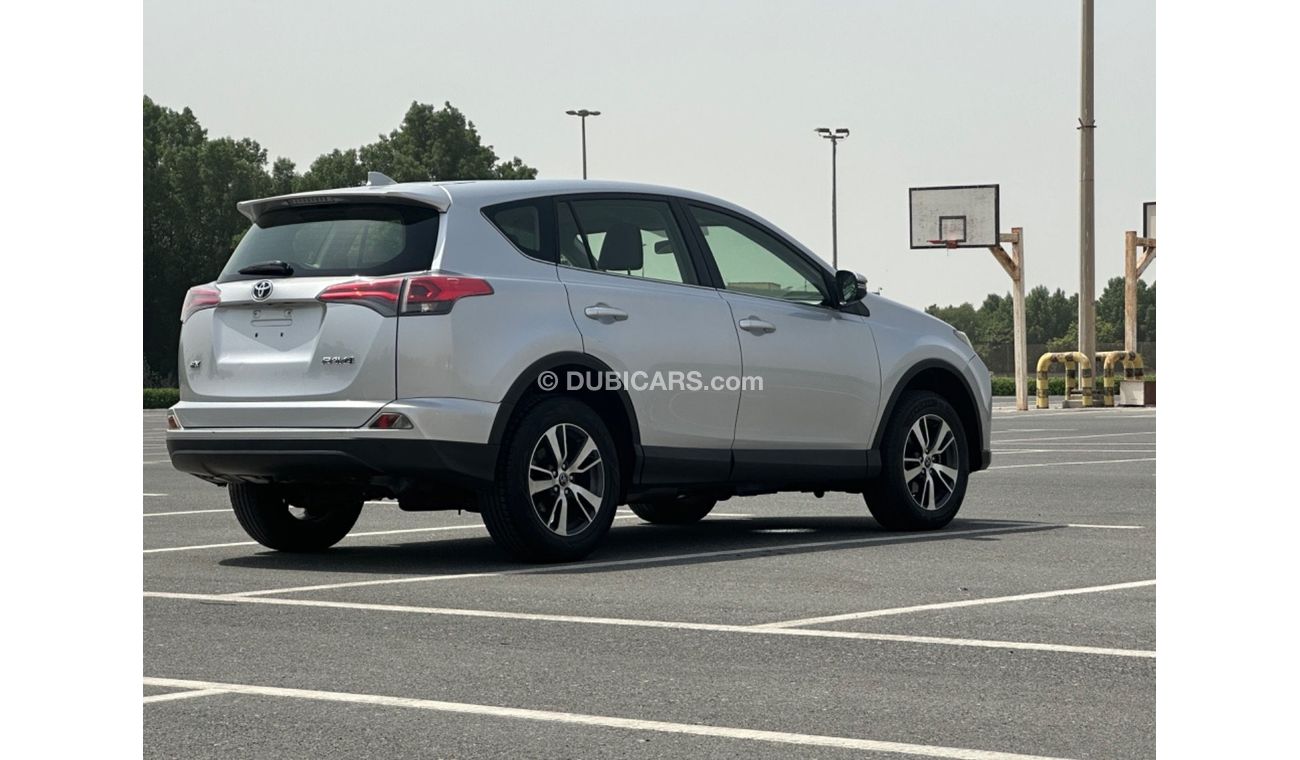 Toyota RAV4 EX MODEL 2016 GCC CAR PREFECT CONDITION INSIDE AND OUTSIDE LOW MILEAGE original paint