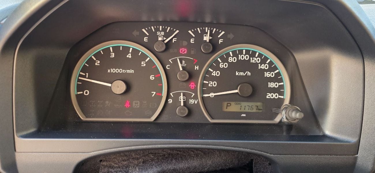 Toyota Land Cruiser Pick Up PETROL AUTO 7000KM