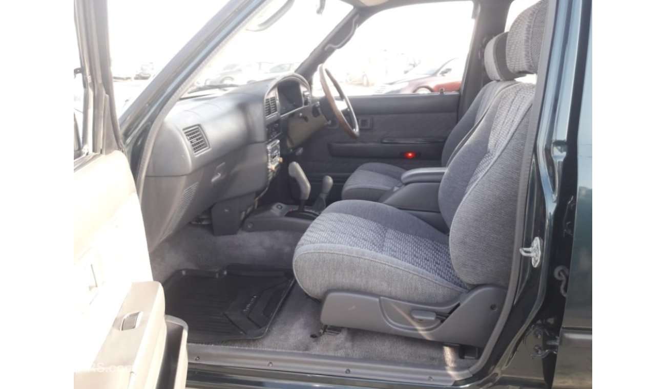 Toyota Hilux Toyota Hilux pickup RIGHT HAND DRIVE (Stock no PM 761)