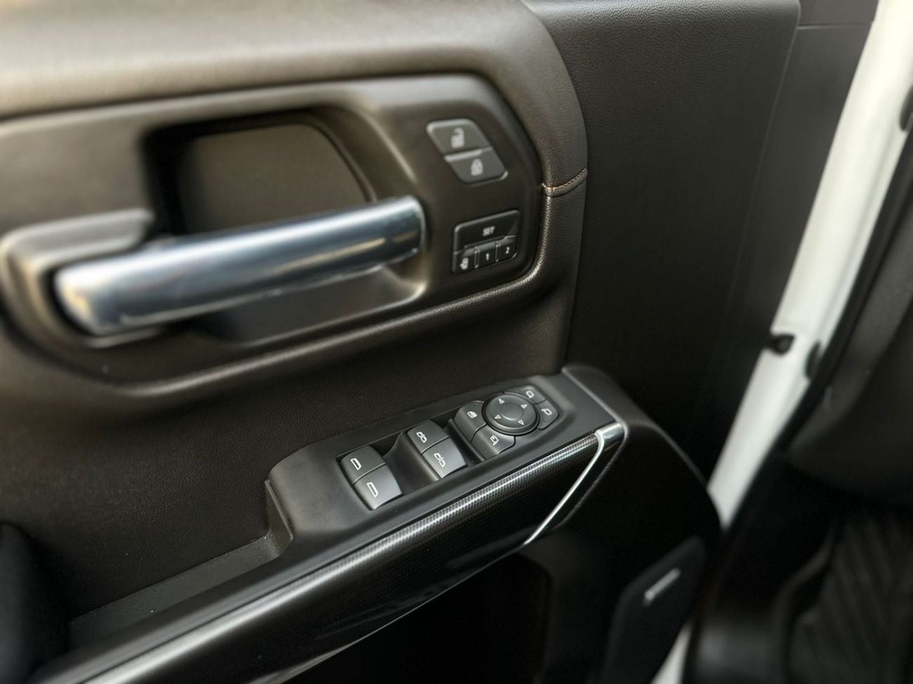 GMC Sierra 6.2L - V8 - 420 hp and 460 lb-ft torque