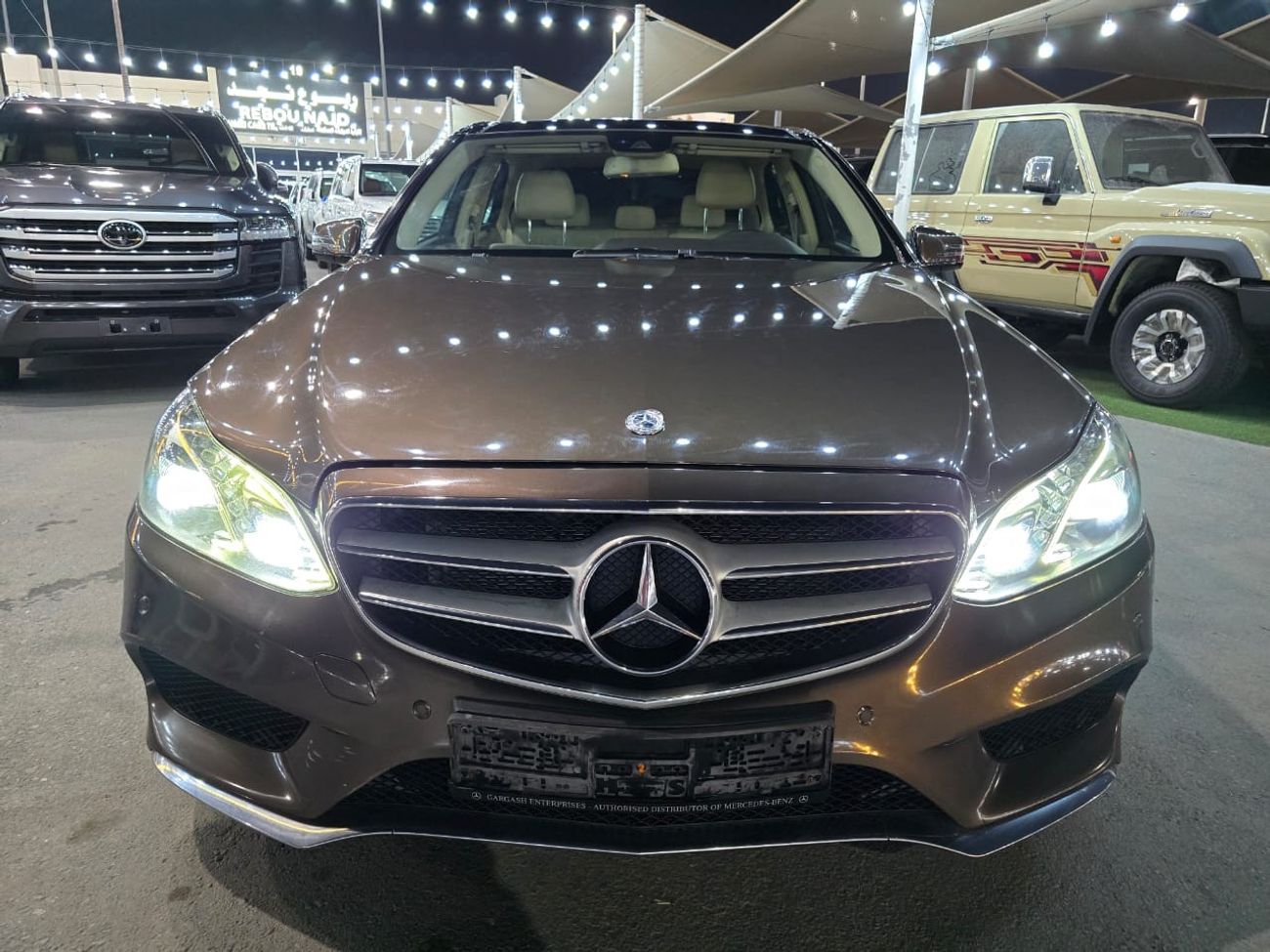 Mercedes-Benz E300 MERCEDES BENS E300 2014 GCC V6 ENGINE 3.5L clean car without accident without paint no any work requ