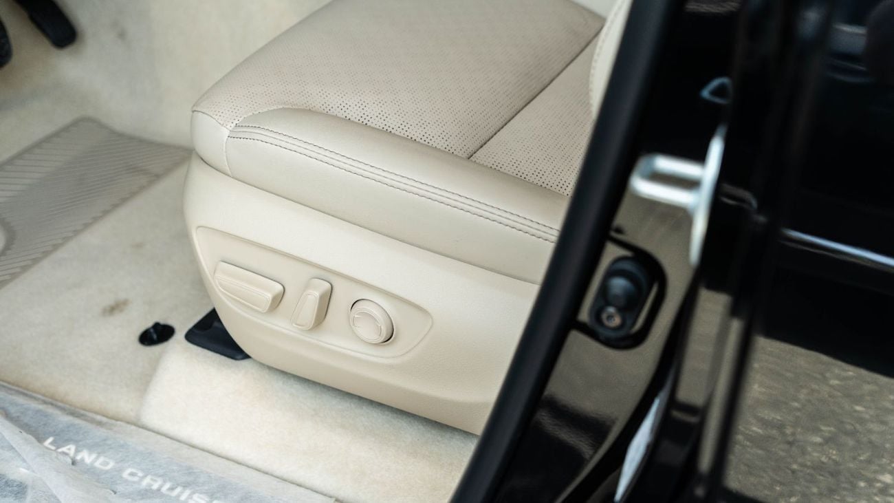 Toyota Land Cruiser VX 4.0 | Exclusive | 2025