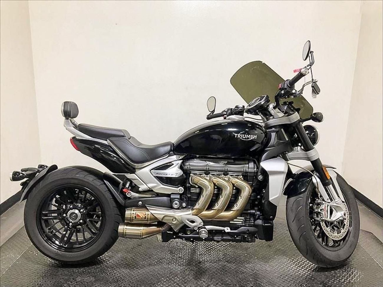Triumph Stag 2020 Triumph Rocket 3R 2500CC