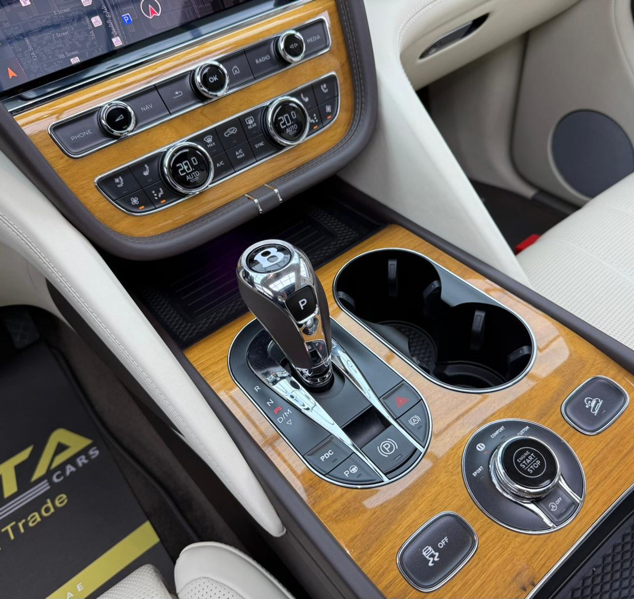 بنتلي بينتايجا 2022 Bentley Bentayga V8, 2027 Bentley Warranty + Service Pack, Full Bentley Service History, GCC