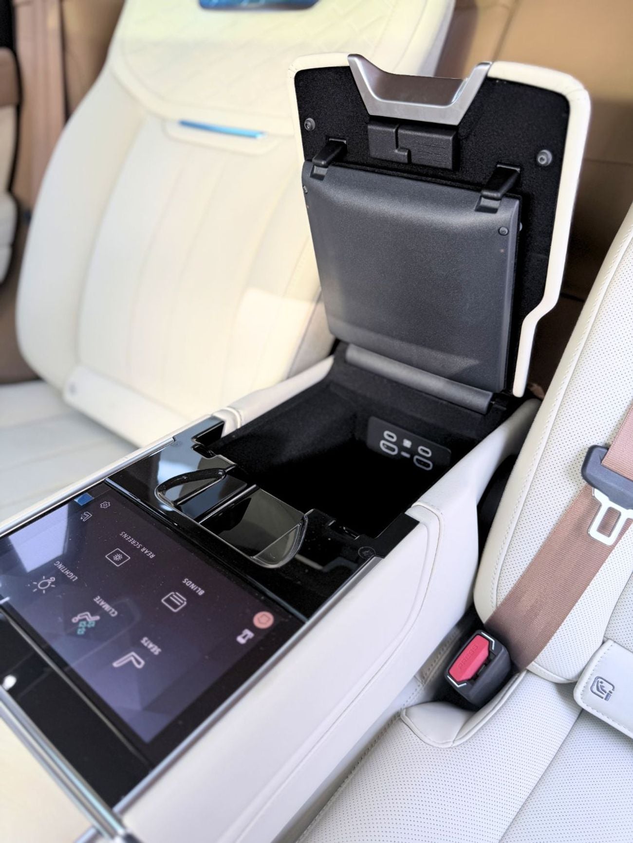 لاند روفر رينج روفر SV LWB P530