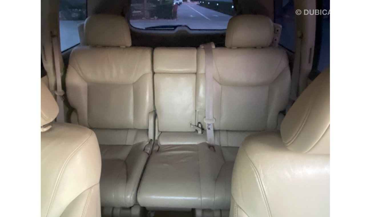 Lexus LX 570 exus LX 570 model 2011  G cc full options accident free original pant very very good condition clean