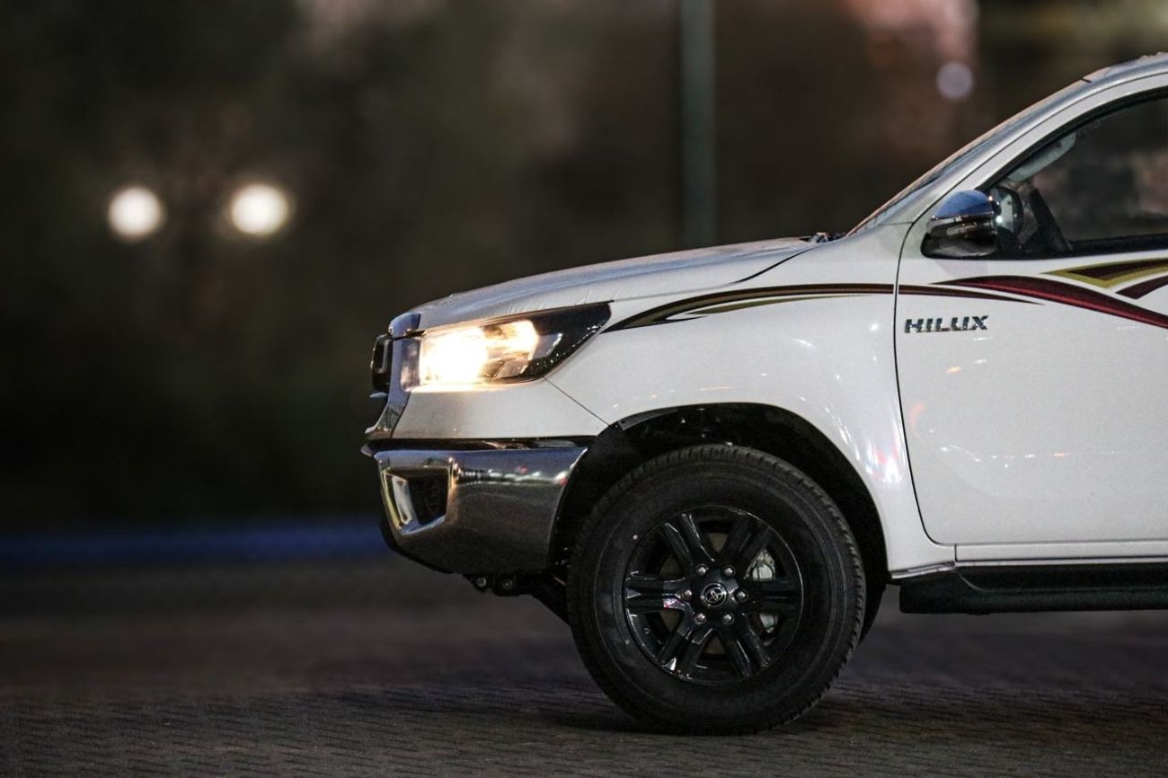 Toyota Hilux TOYOTA HILUX 2.7 AT MID OPTION WHITE 2024