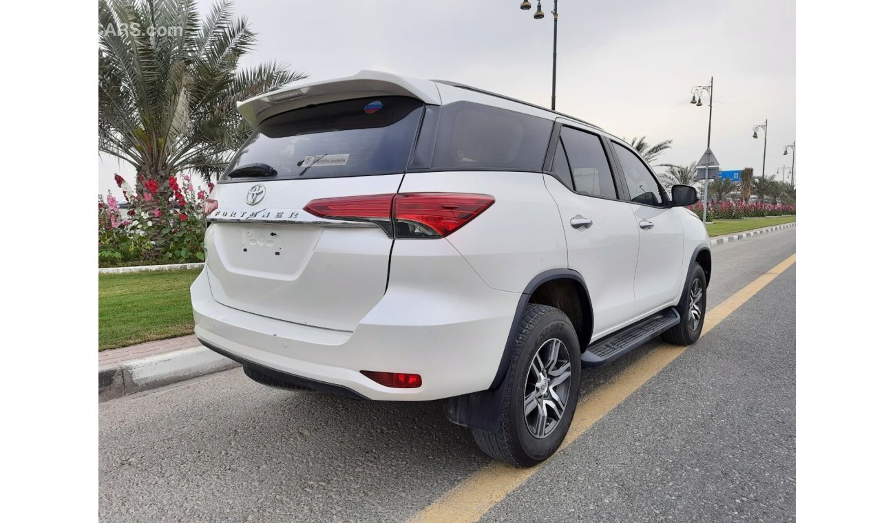 Toyota Fortuner Toyota fortuner 2017 GCC V4 free accident  for sael