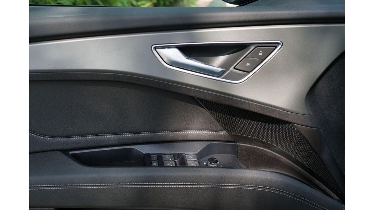 Audi etron 2023 | AUDI | Q5 E-TRON 40 | GLARE EDITION