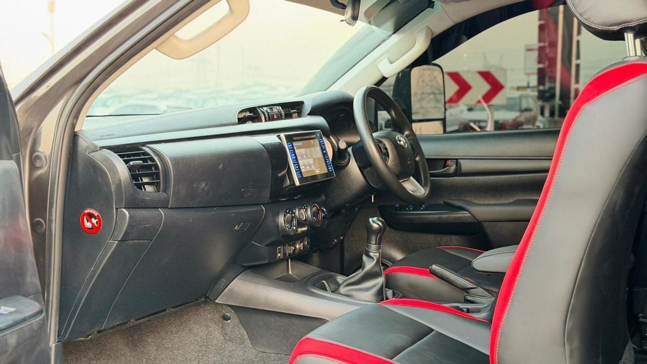 Toyota Hilux SMART CAB | GTK SPORTS BAR | AWNING CAMPING TENT | MANUAL TRANSMISSION | 2.8L | 2016