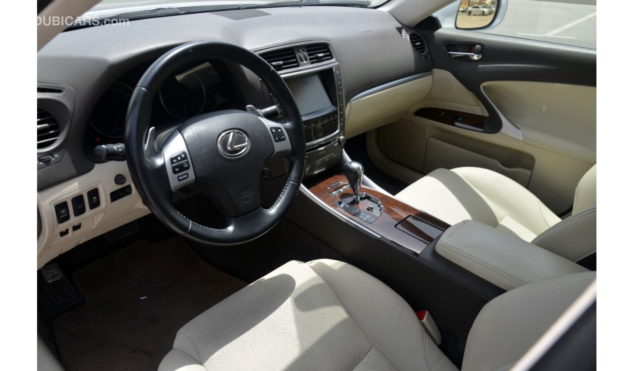 Lexus IS300 GCC Fully Loaded Perfect Condition