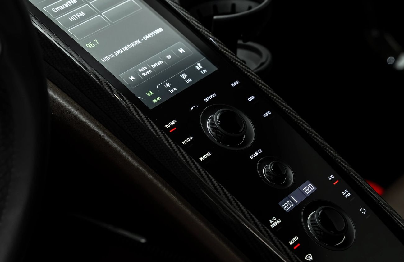 بورش 918 سبايدر 4.6L V8 N/A Engine + eMotor