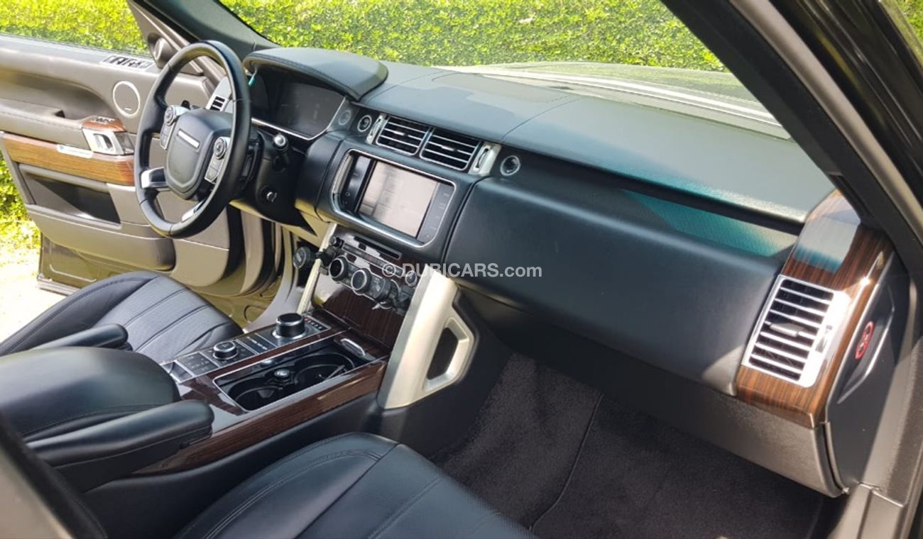 Land Rover Range Rover Rang Rover vogue model 2013 GCC car prefect condition full option panoramic roof leather seats back