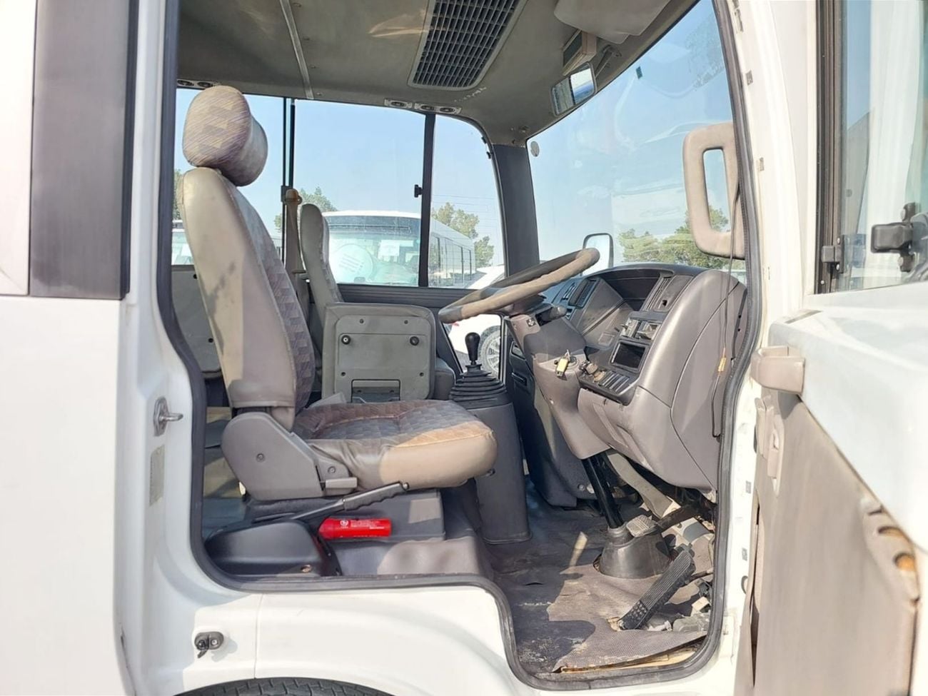 نيسان سيفيليان NISSAN CIVILIAN BUS RHD 1999 MODEL 4.1 L DIESEL MANUAL(PM700010)