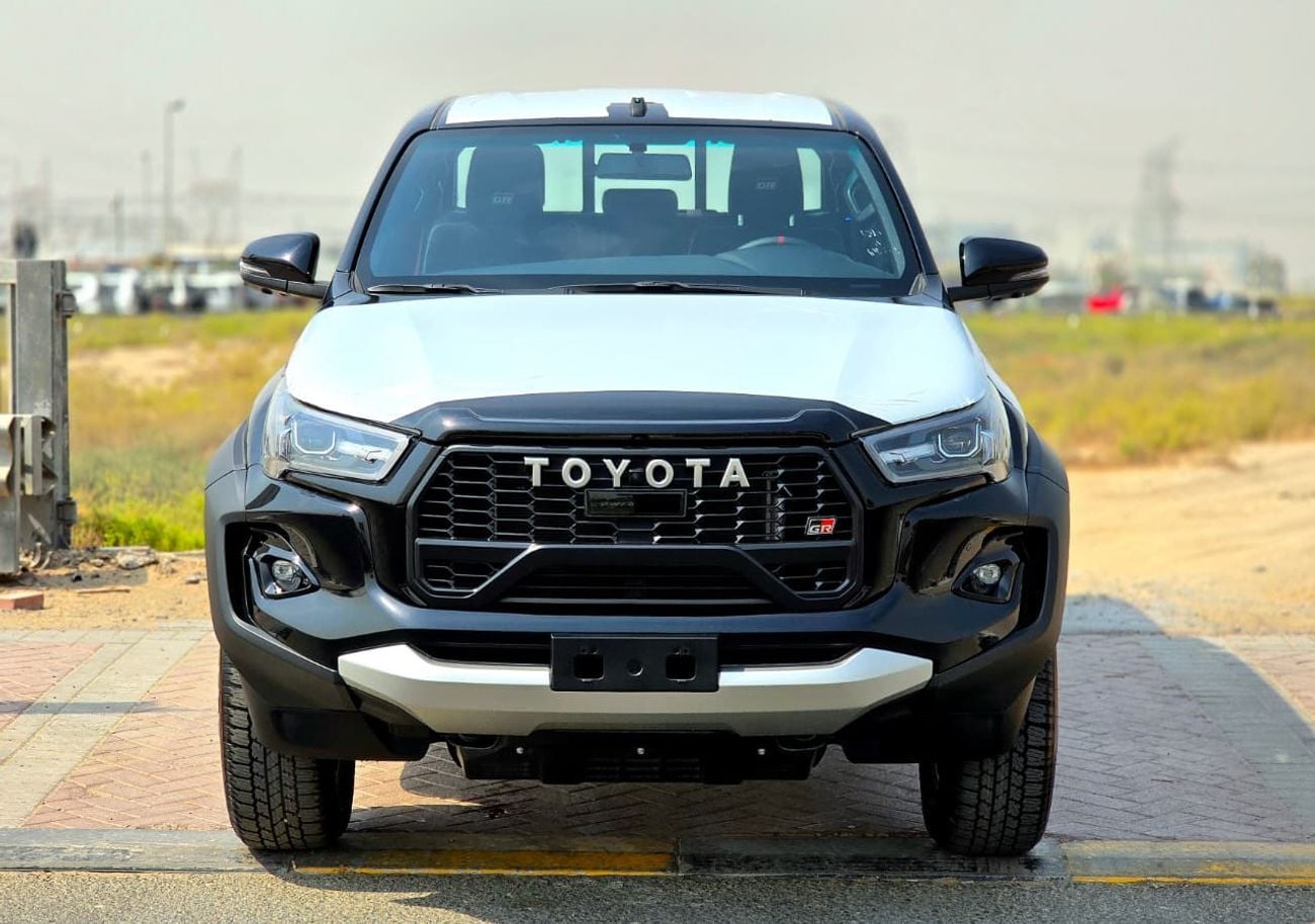 تويوتا هيلوكس GR Sport 4.0L