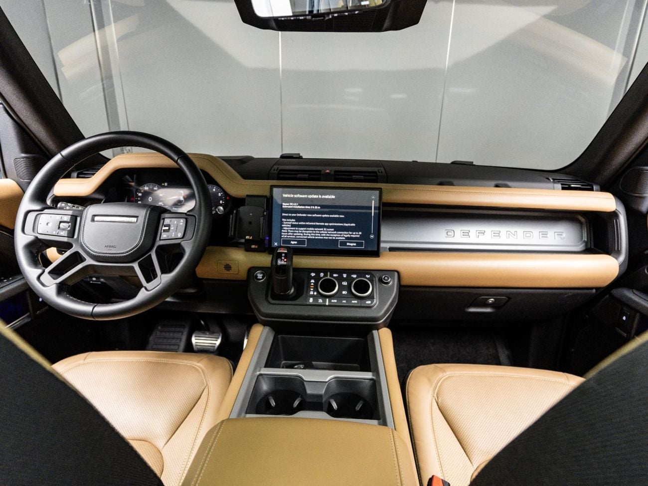 لاند روفر ديفندر 2025 Land Rover Defender 110 V8, 5.0 SC V8, AWD, 518 bhp, 8 Speed Automatic