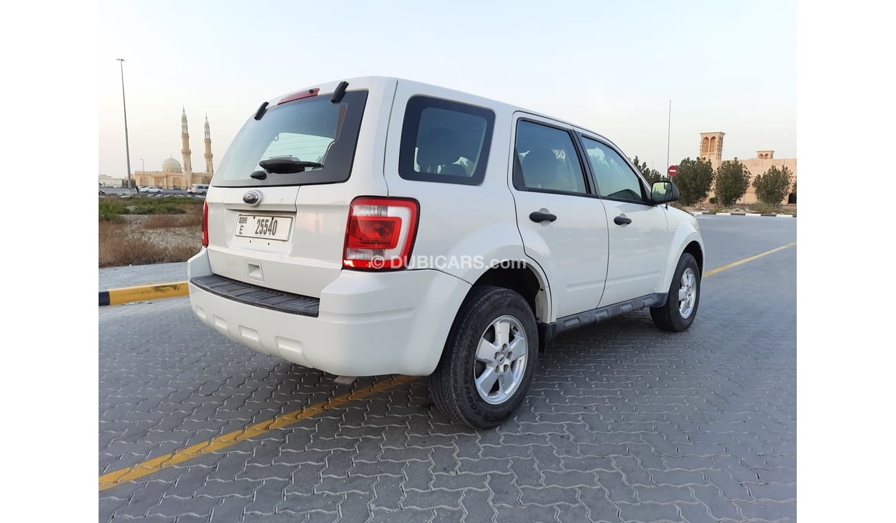 فورد إيسكاب فورد اسكيب موديل ٢٠١٢ خليجي بحالة ممتازة