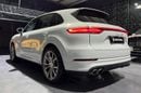 Porsche Cayenne S 2.9L (440 HP) 2019 Porsche Cayenne, 2027 Warranty, Full Service History, Sport Chrono Package, GCC