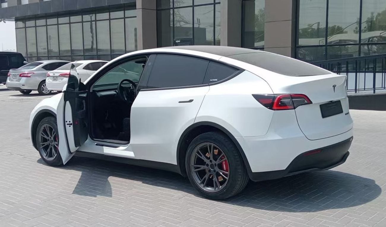 Tesla Model Y Long Range (AWD)