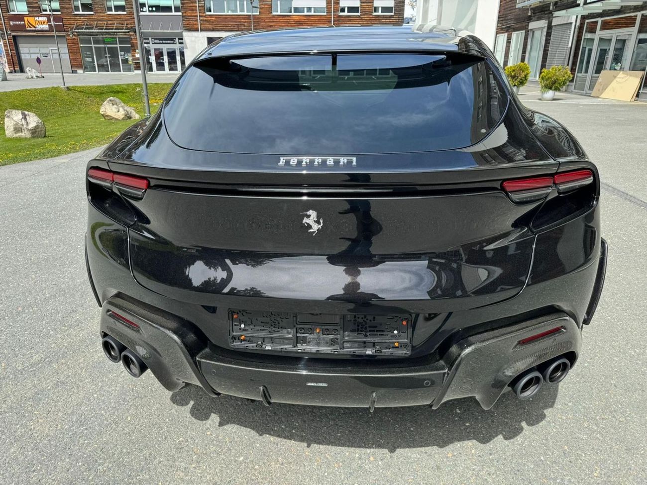 Ferrari Purosangue Purosangue