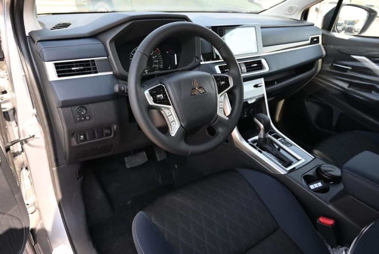 Mitsubishi Xpander 2025 MITSUBISHI XPANDER CROSS 1.5L PETROL  4X2 AT