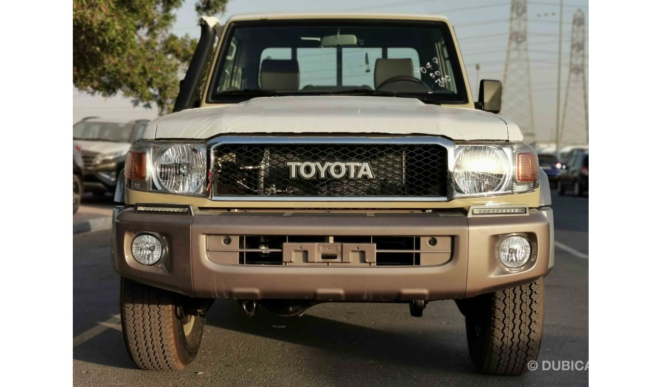 تويوتا لاند كروزر بيك آب 4.2L DIESEL, 16" RIMS, MANUAL FRONT A/C, 4WD, SD CARD SLOT (CODE # LCSC04)