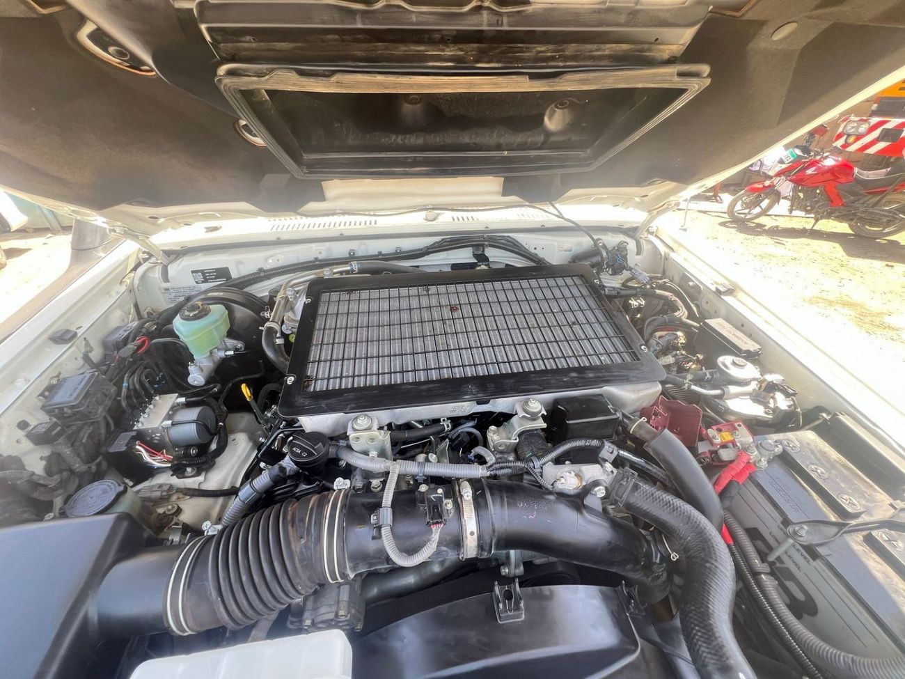 تويوتا لاند كروزر DIESEL ENGINE ,RIGH HAND DRIVE ,4.5 LITER ,MANUAL GEAR