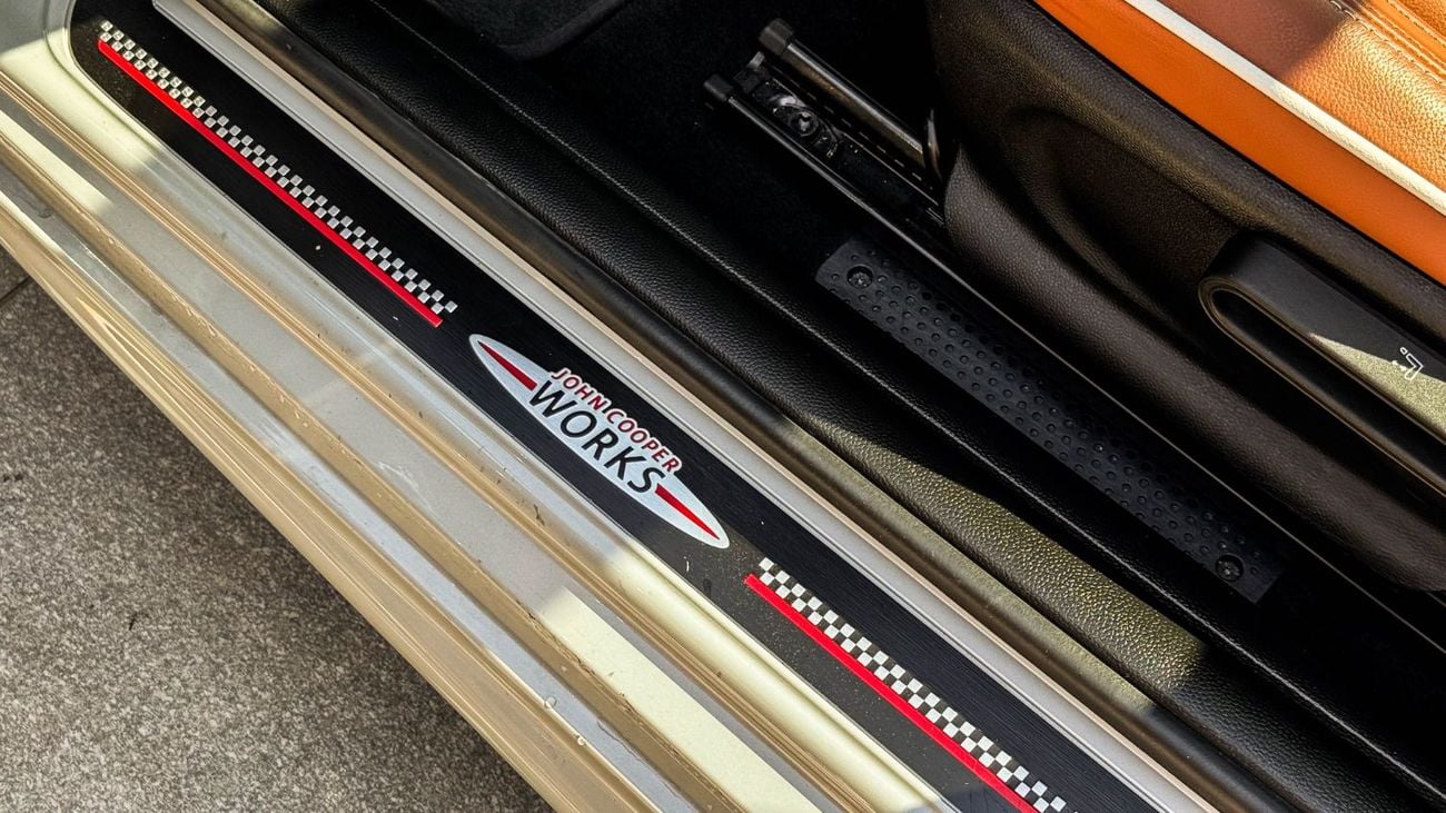 ميني كوبر إس JCW Kit 2022 Full Service History GCC Low Mileage 2.0L Turbo 4 Cylinders