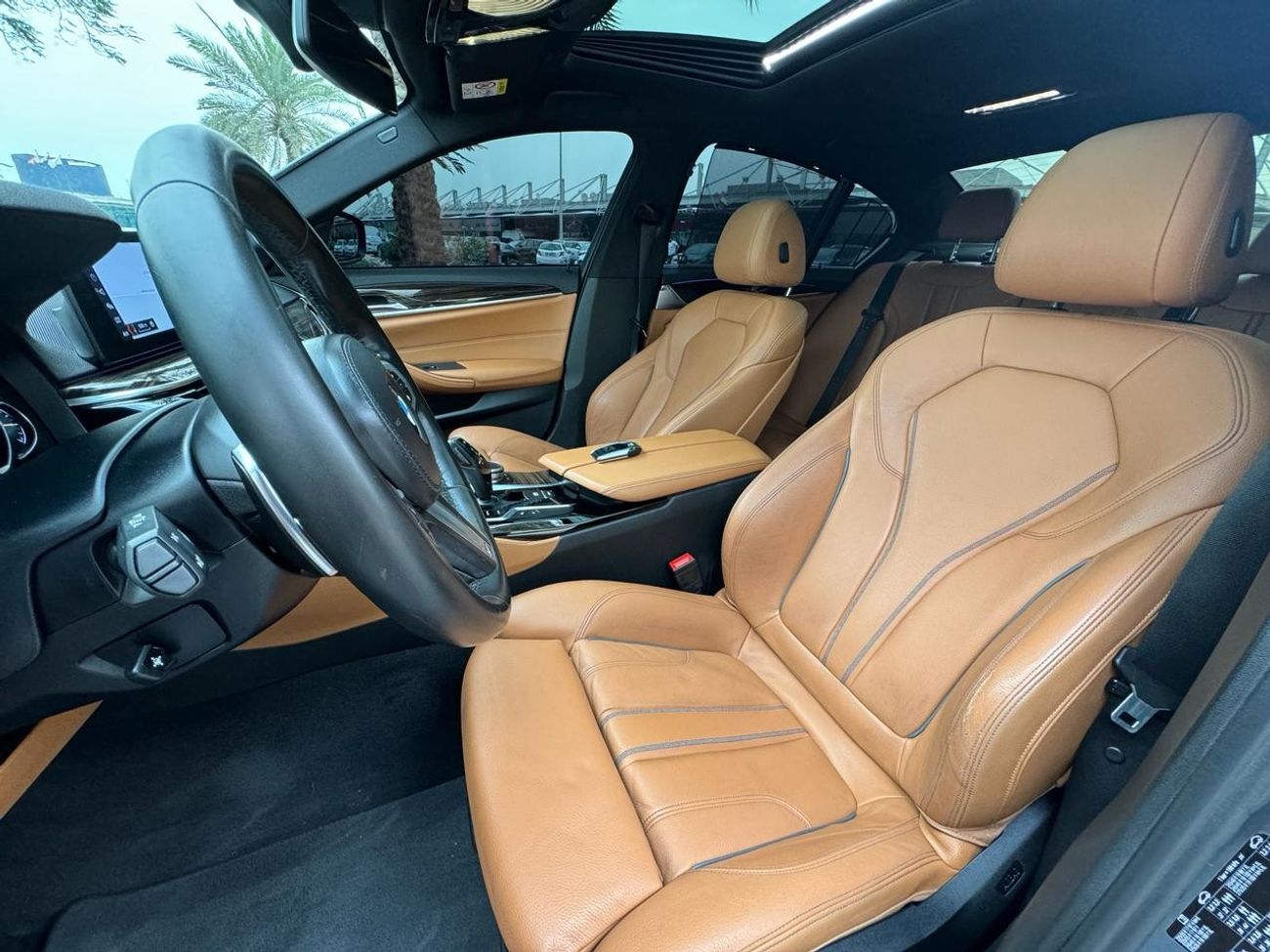 بي أم دبليو 520i GREAT OFFER BMW 520i M KIT 2018 GCC FULL OPTIONS