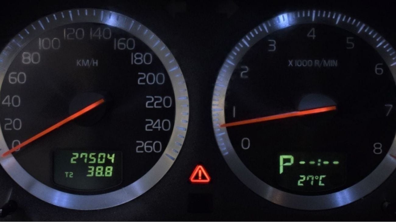 فولفو S80 EXCELLENT DEAL for our Volvo S80 2.9 LIMOUSINE! ( 2004 Model! ) in White Color! GCC Specs