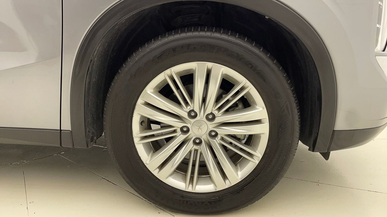 Mitsubishi Outlander GLX MID LINE 2.5 | Zero Down Payment | Home Test Drive