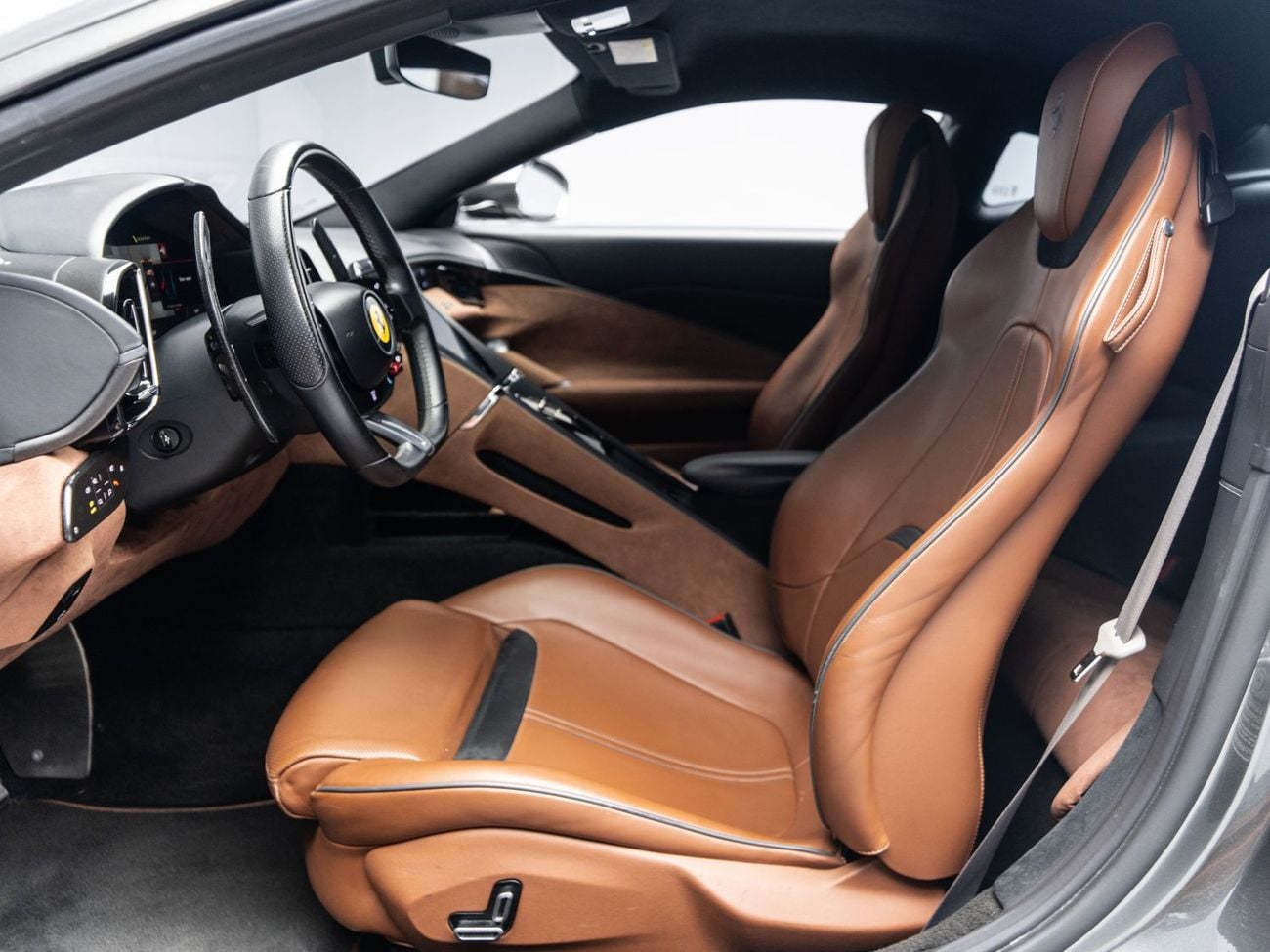 فيراري روما STD BUY NOW, PAY 2027 | THE BLACKLINE STANDARD | Ferrari Warranty + Service Contract, GCC