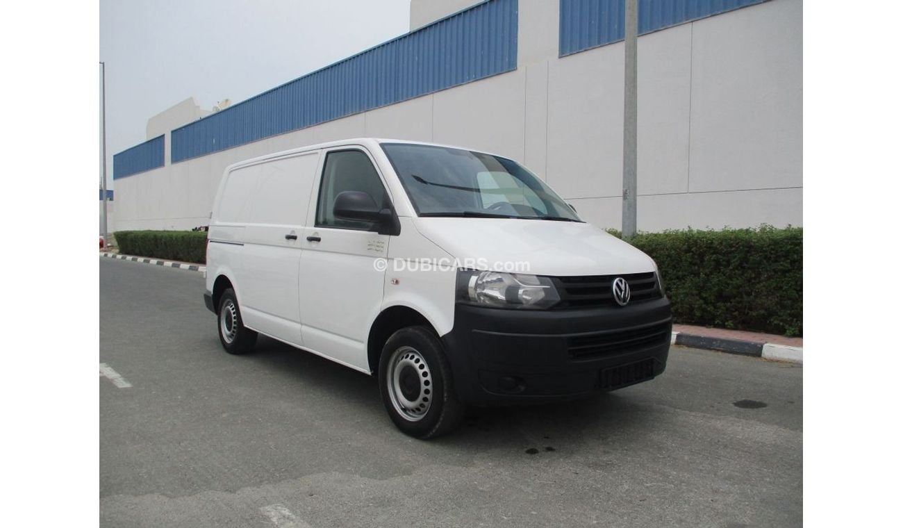 فولكس واجن T5 ترانسبورتر فولكس واجن ترانسبوتر فان بحاله ممتازه 2015 بدون حوادث