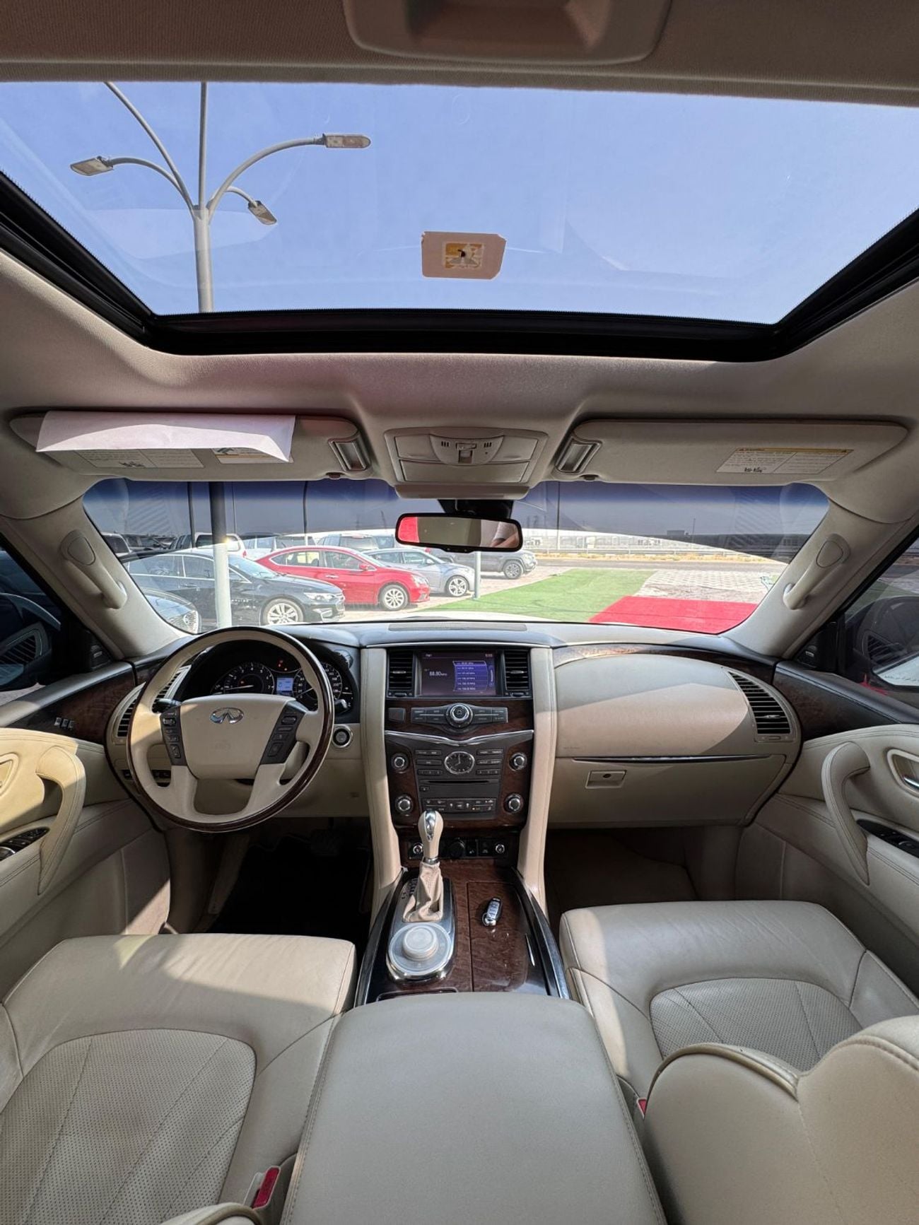 Infiniti QX80 LUXURY
