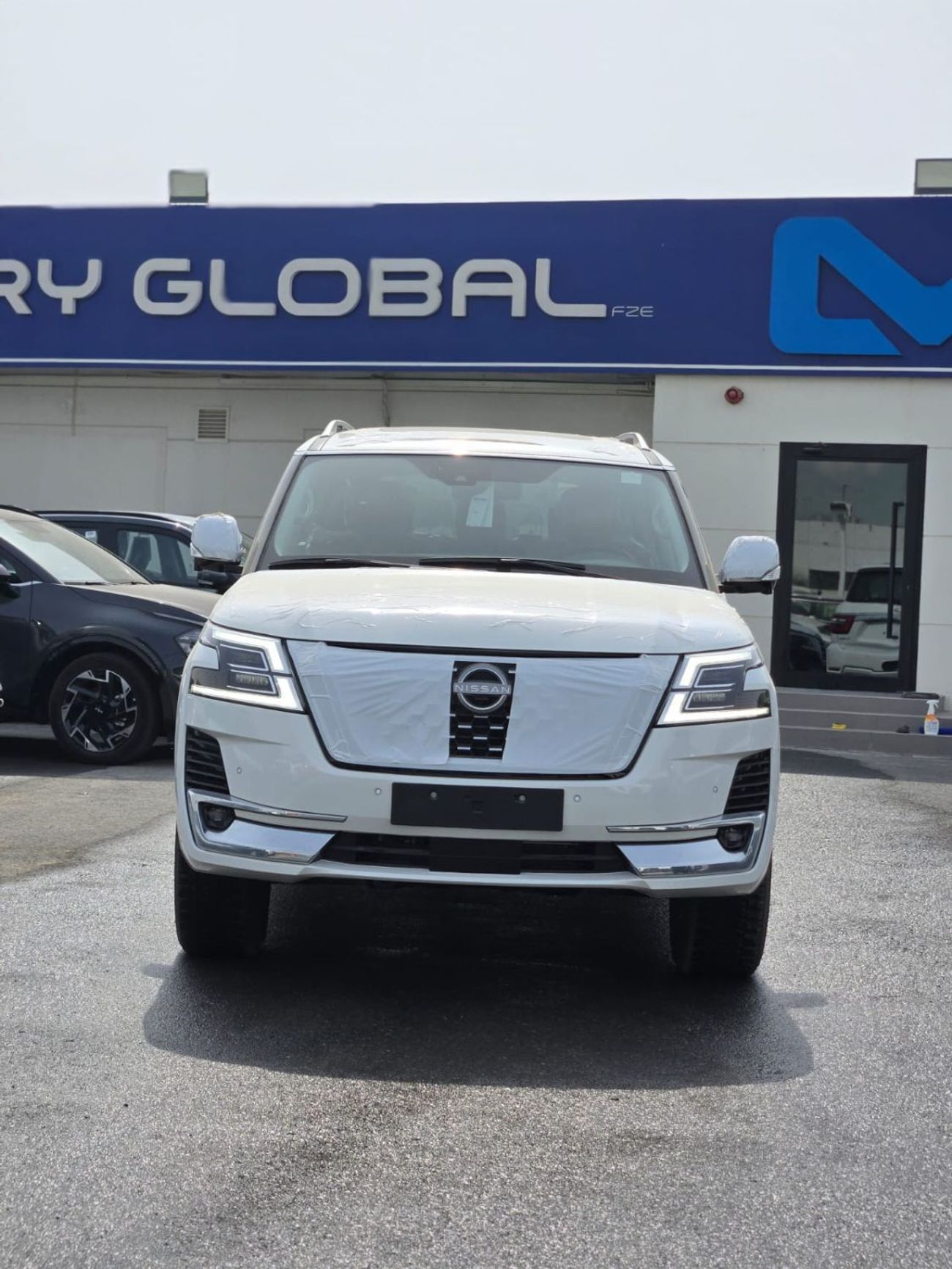 Nissan Patrol 4.0L V6 PLATINUM A/T 7 SEATER FULL OPTION