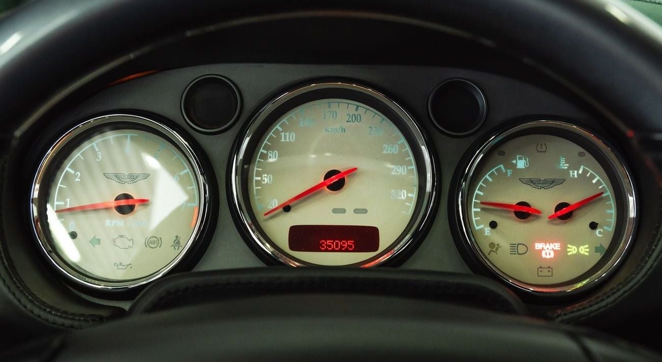 Aston Martin Vanquish S - Manual gearbox