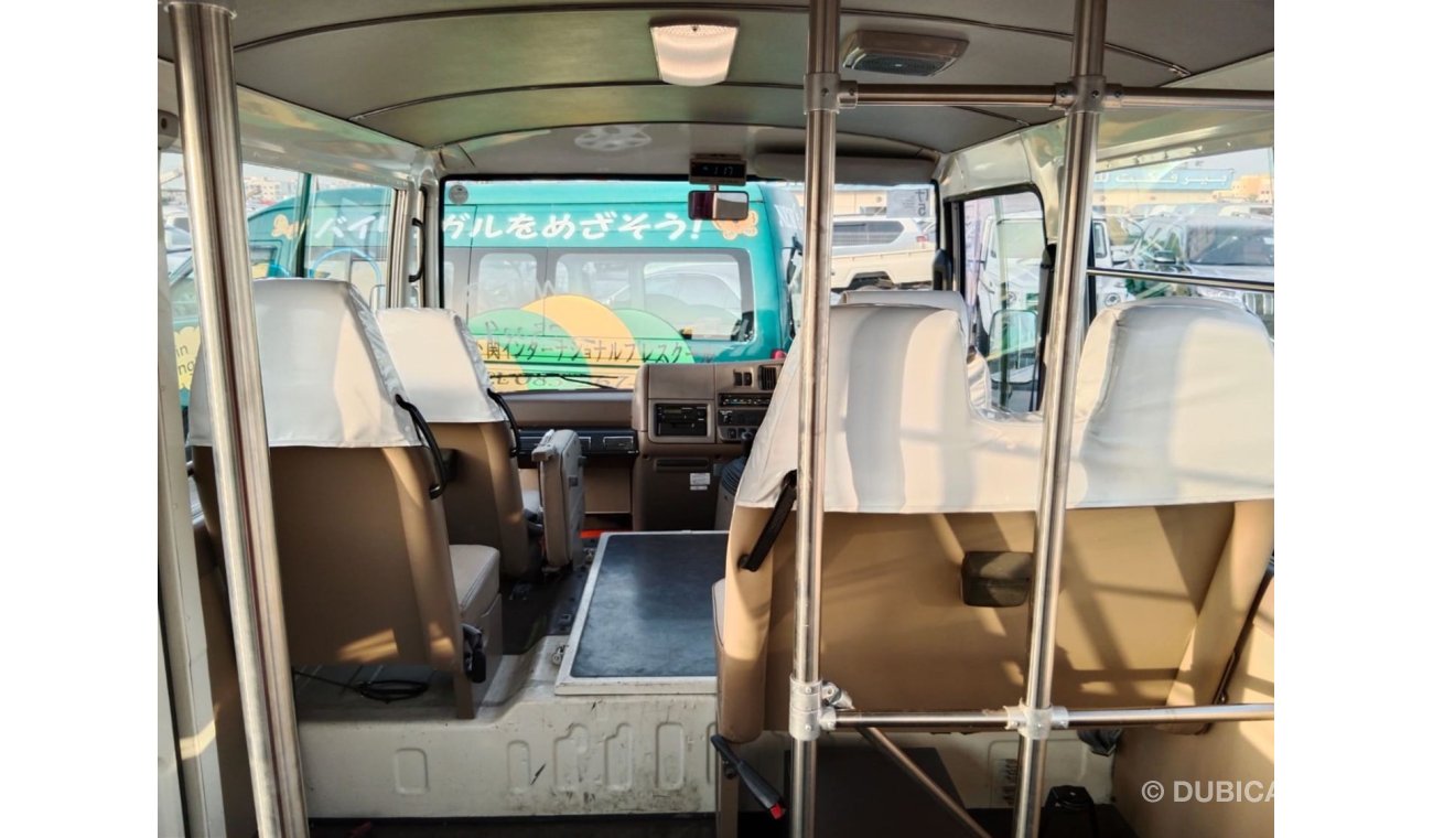 نيسان سيفيليان NISSAN  CIVILIAN BUS RIGHT HAND DRIVE (PM1213)