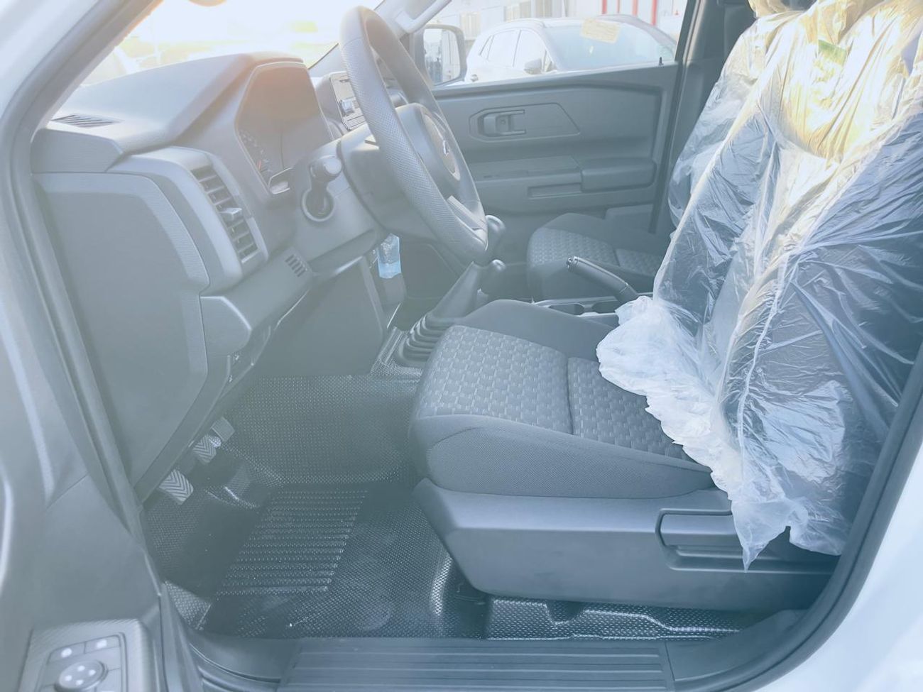 ميتسوبيشي L200 MITSUBISHI L200 GL 2.4L (128 HP) Double Cab Utility