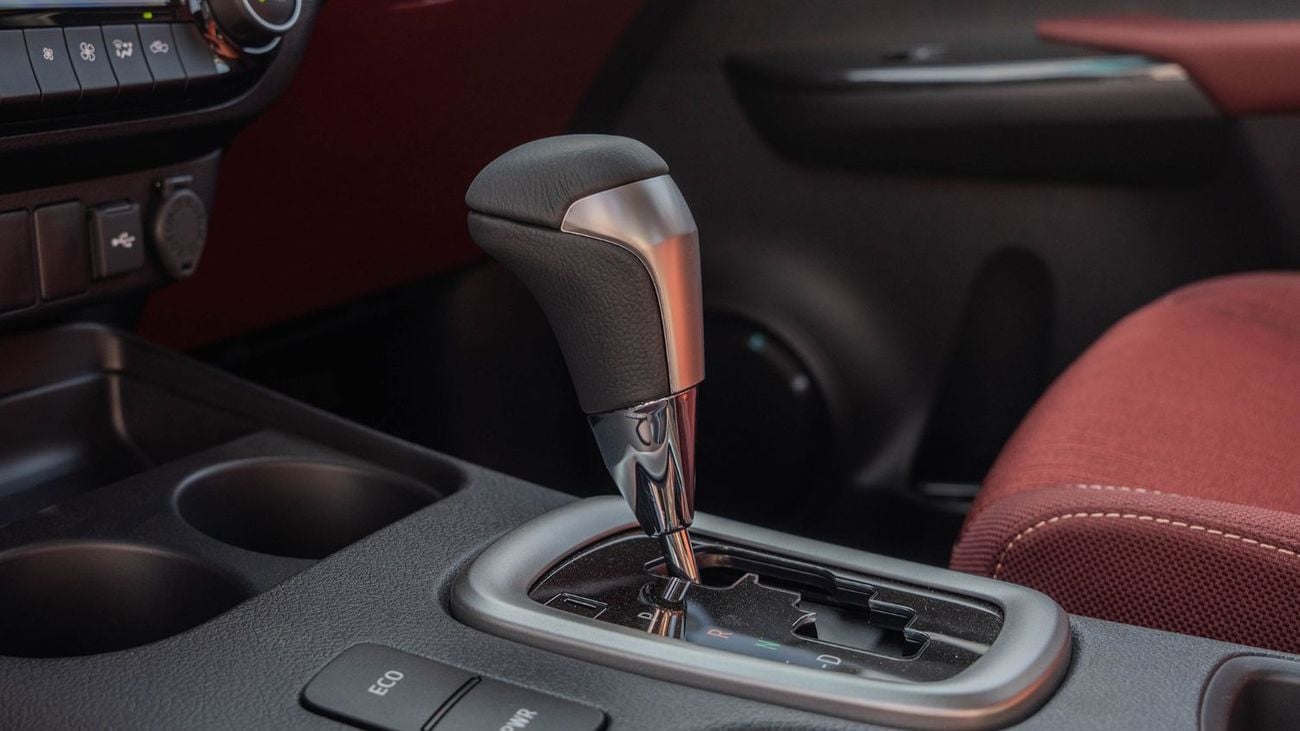 تويوتا هيلوكس 2026 Toyota Hilux TRD SR5 4.0L AT Petrol (Black)