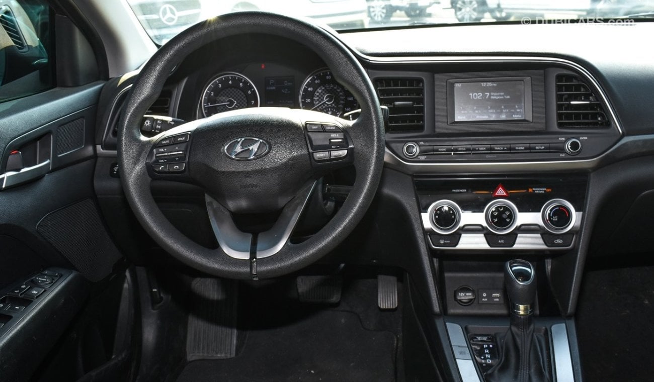 Hyundai Elantra SE